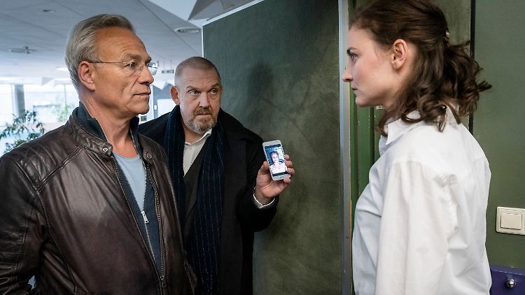 Ermitteln an einer Schule: Ballauf (Klaus J. Behrendt, l.) und Schenk (Dietmar Bär).
