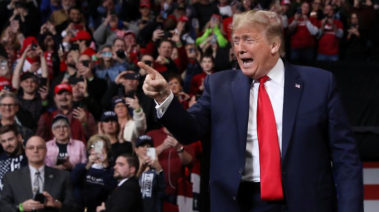 US-Präsident Trump in seinem Element: Bei einer Wahlkampfveranstaltung bezeichnet er den getöteten iranischen General Soleimani als "sadistischen Massenmörder".