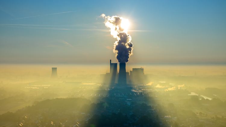 RWE kann für das Abschalten von rund 2,5 Gigawatt Kraftwerksleitung mit gut zwei Milliarden EuroEntschädigung rechnen.