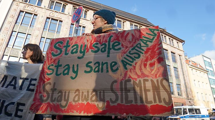 Fridays for Future protestierte in mehreren Städten gegen das Siemens-Projekt.