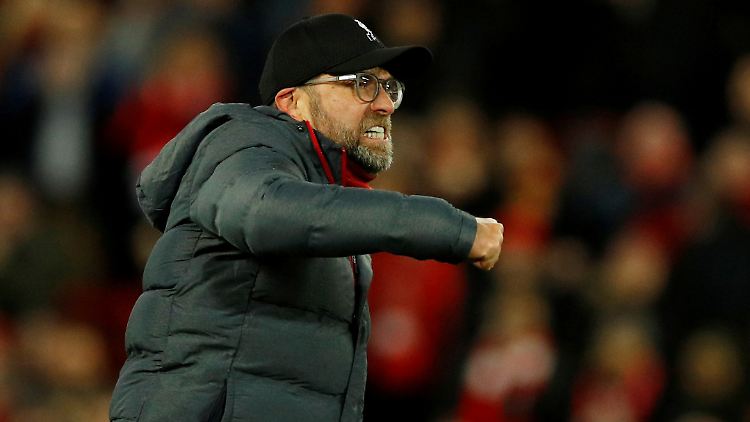 "Ich bin ungefähr 50 Jahre lang im Fußball und wenn mir jemand gesagt hätte, dass dies jemals passieren würde, hätte ich wahrscheinlich gesagt, dass dies nicht möglich ist", sagt Jürgen Klopp.