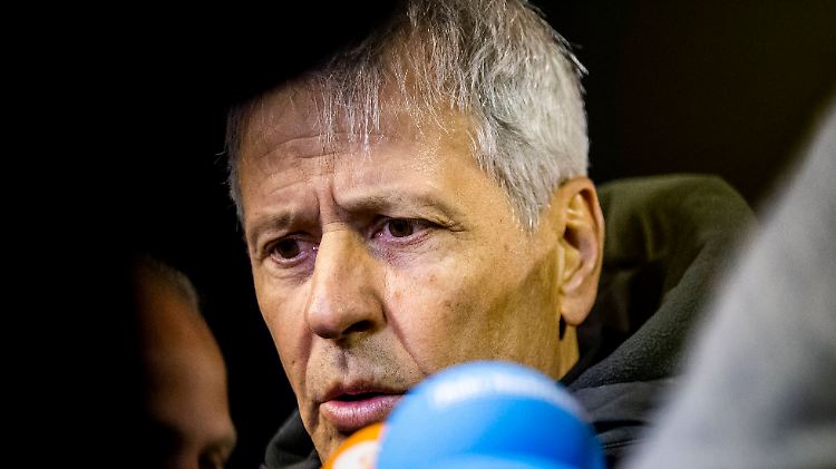 "Wir hatten ein paar gefährliche Ballverluste. Das müssen wir total vermeiden", beklagt BVB-Coach Lucien Favre.