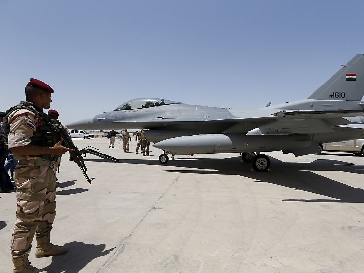 Rüstungstechnik aus den USA (Archivbild): Ein Kampfjet vom Typ F-16 der irakischen Streitkräfte.