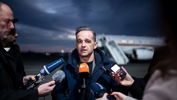 Aufbruch nach Amman: Außenminister Heiko Maas kurz vor dem Abflug in Berlin-Tegel.