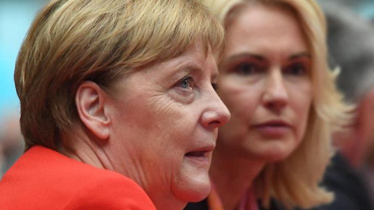 Merkel (l.) und Schwesig im Jahr 2018.
