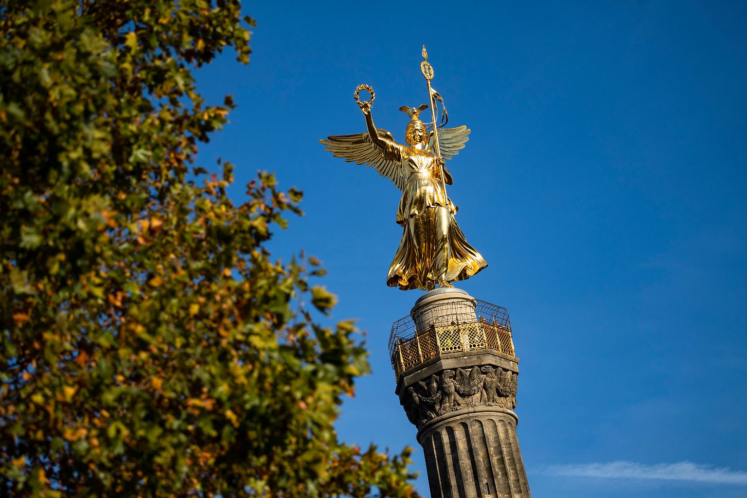 Schon immer stehen die Menschen im Bann des Edelmetalls: Für Gold nehmen die Menschen seit jeher große Risiken in Kauf.