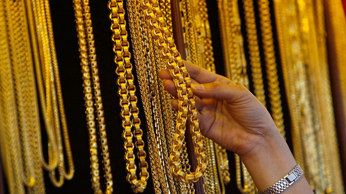Seit Jahrtausenden wird Gold einerseits für Schmuck zur Zierde ...