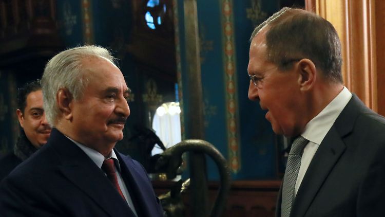 General Haftar traf in Moskau den russischen Außenminister Lawrow.