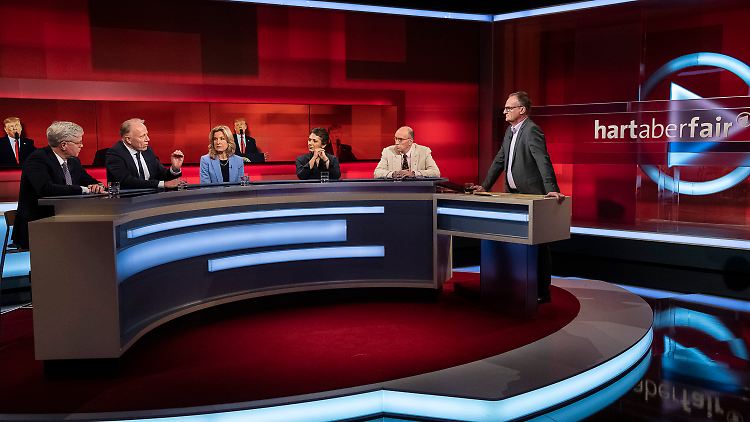Plasbergs Gäste, v.l.n.r.: Norbert Röttgen, Jürgen Trittin, Melinda Crane, Golineh Atai, Christian Hacke.