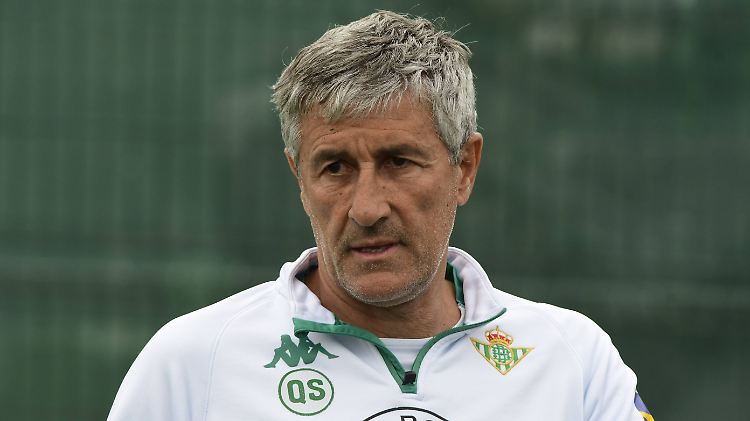 Quique Setien, einst auch Coach von Betis Sevilla, trainiert nun den spanischen Meister FC Barcelona.