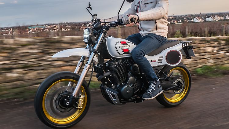 Die Mash X-Ride 650 fängt wieder dort an, wo die Yamaha Xt 500 im Jahr 1989 aufhörte.