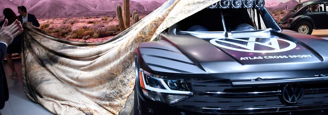 Volkswagen präsentiert den Atlas Cross Sport auf der Los Angeles Auto Show 2019.