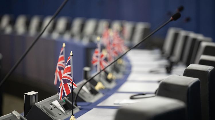 "We will miss them", sagte der Vorsitzende des Auswärtigen Ausschusses im EU-Parlament David McAllister. 