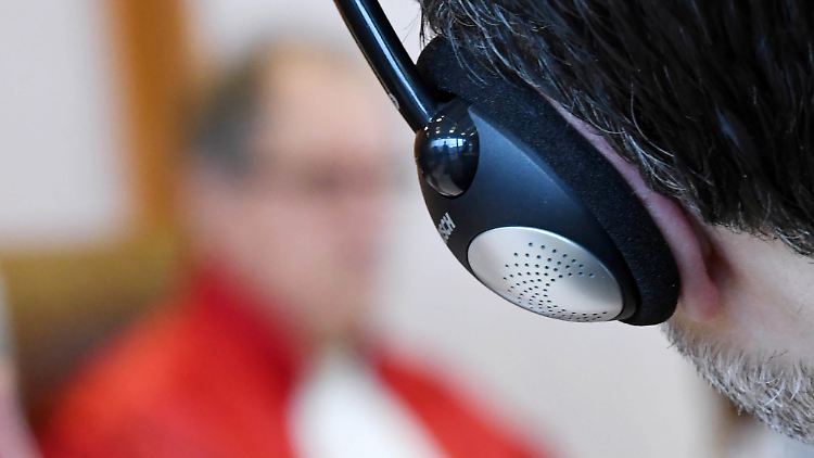 Bei der Klage gegen den Bundesnachrichtendienst geht es um die Befugnisse bei der sogenannten strategischen Fernmeldeaufklärung im Ausland.