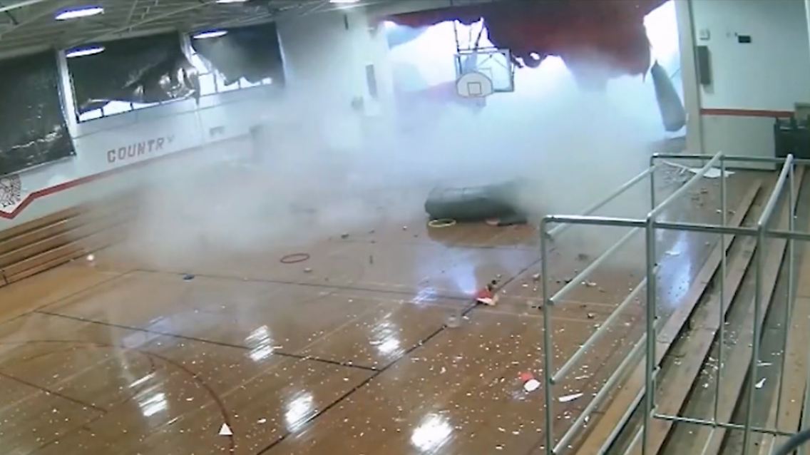 Explosion-Turnhalle-USA.jpg