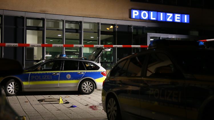 Der erschossene 37-Jährige war mit einem Messer und einem Ast auf die Polizisten zugegangen. Wie gefährlich war er?