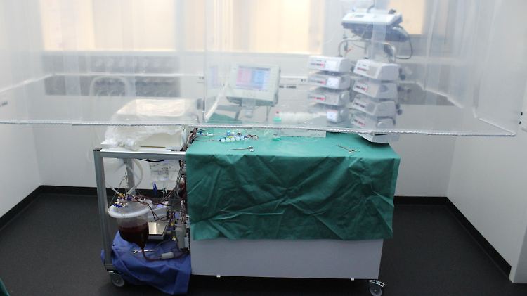 Die neu entwickelte Perfusionsmaschine bei der Arbeit.