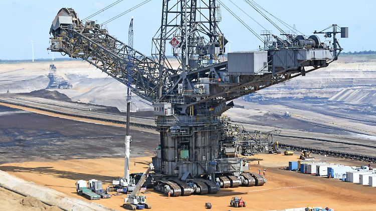 Braunkohle-Bergbau in NRW: Ein CO2-Preis macht fossile Energie teurer.