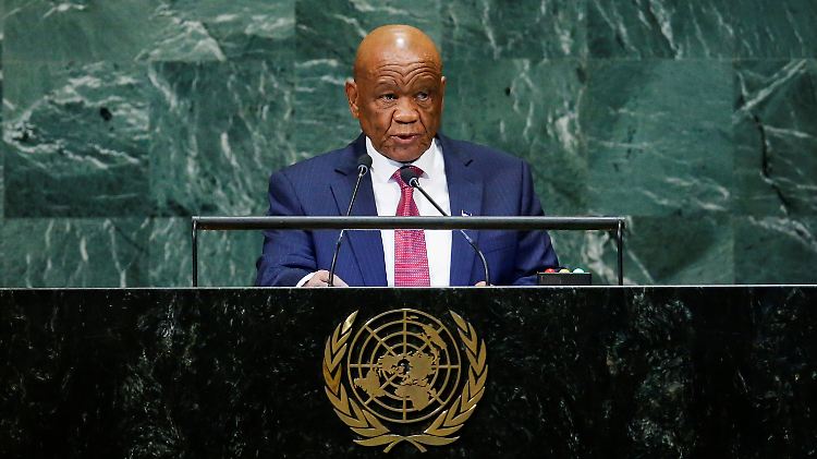 Auch Regierungschef Thomas Thabane steht wegen der Ermittlungen unter Druck.