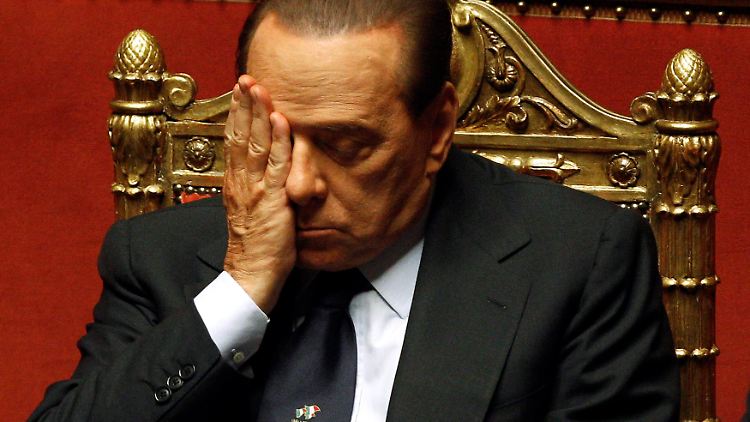 2010-12-14T100135Z_01_SRE108_RTRMDNP_3_ITALY-BERLUSCONI.JPG1453150953886010867.jpg