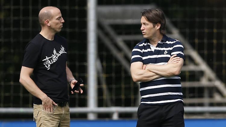 Eigentlich sollte Gerhard Zuber (r.) den Klub verlassen, nun ist er plötzlich Sportchef.
