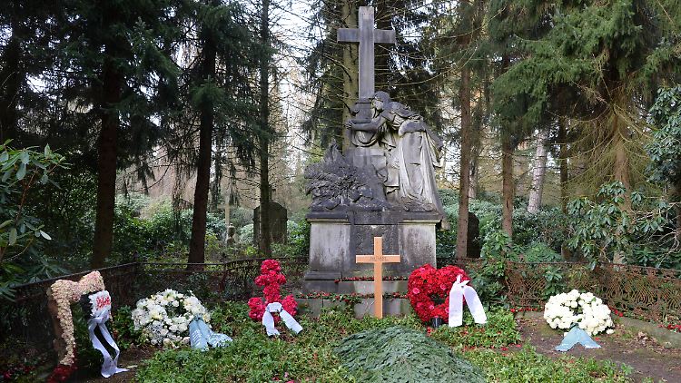 Fedders Grab auf dem Ohlsdorfer Friedhof - am Donnerstag wurde er beigesetzt.