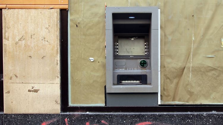 Die Bafin hätte "Instrumente" um die Negativzinsen zu unterbinden.