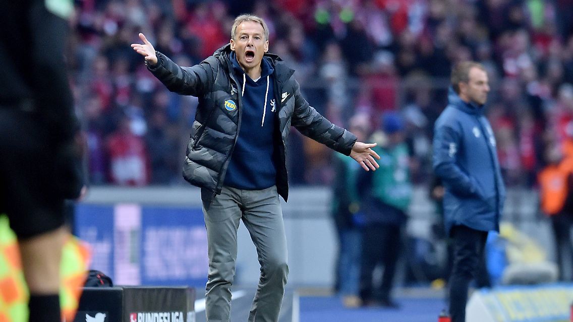 Hertha-Coach Jürgen Klinsmann erklärte die Defensivtaktik seiner Mannschaft.