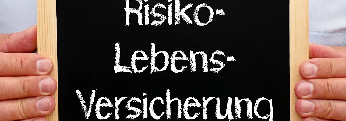 Wer eine Risikolebensversicherung abschließt, will seine Familie im Todesfall absichern. Dafür genügt ein preiswerter Vertrag.