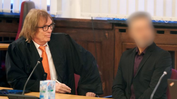 Das Motiv des 51-Jährigen (r.) bleibt auch nach seiner Verurteilung unklar.
