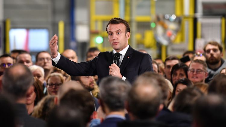 "Gute Nachrichten kommen nicht von allein": Präsident Macron vor Arbeitern in Dünkirchen.