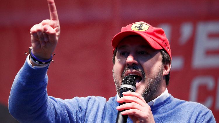 Der Populist Salvini könnte sich als Opfer der Justiz darstellen, wenn es zum Prozess kommt.