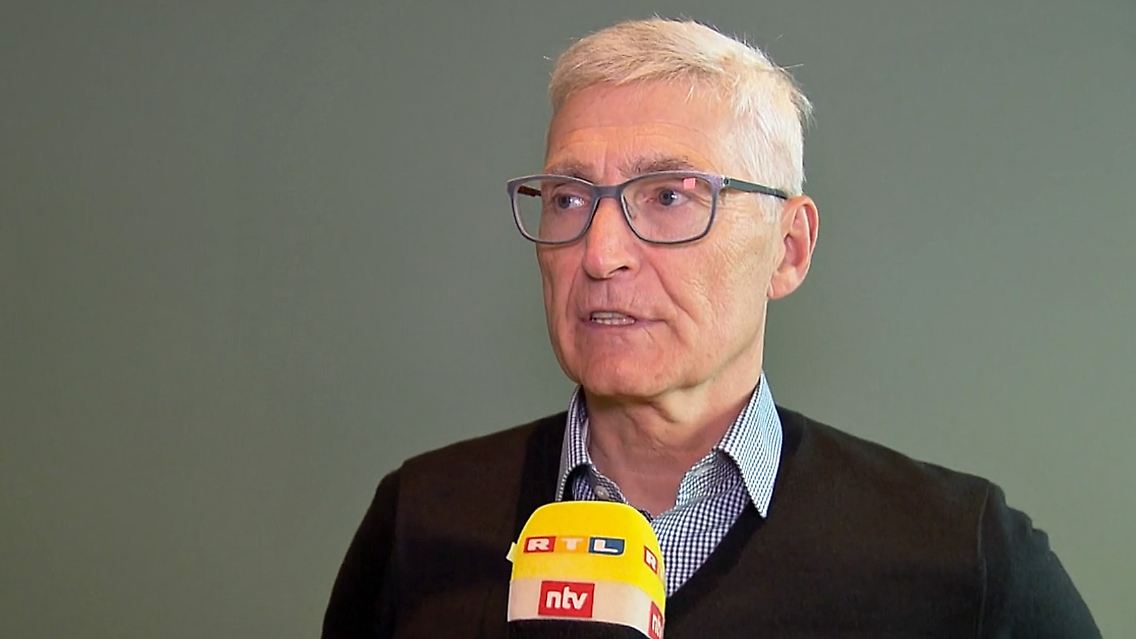 schiri-chef fröhlich.jpg
