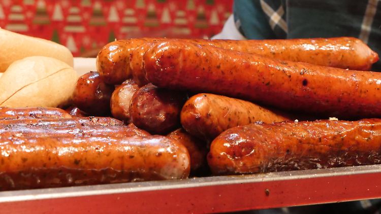 Rostbratwurst: Den einen läuft bei dem Anblick das Wasser im Mund zusammen, andere wenden sich angeekelt ab.