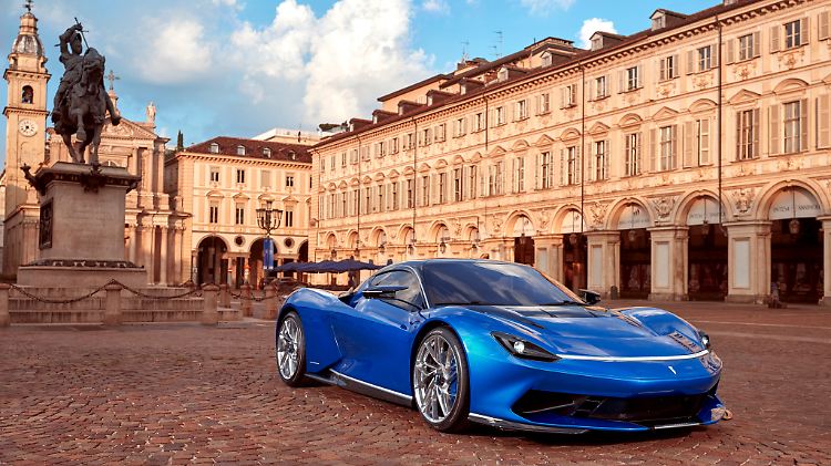 Die italienische Firma Automobili Pininfarina kündigt den Bau von Luxus-Elektroautos wie etwa den zwei Millionen Euro teuren Battista an.