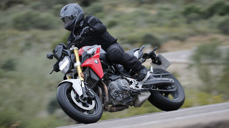 Mit der neuen F 900 R hat BMW einen Quantensprung zur Vorgängerin F 800 R vollzogen.