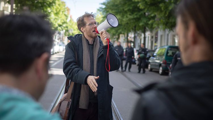 Florian Schmidt - Baustadtrat in einem Berliner Bezirk - ist in der Hauptstadt Mittelpunkt einer sich zuspitzenden politischen Affäre.