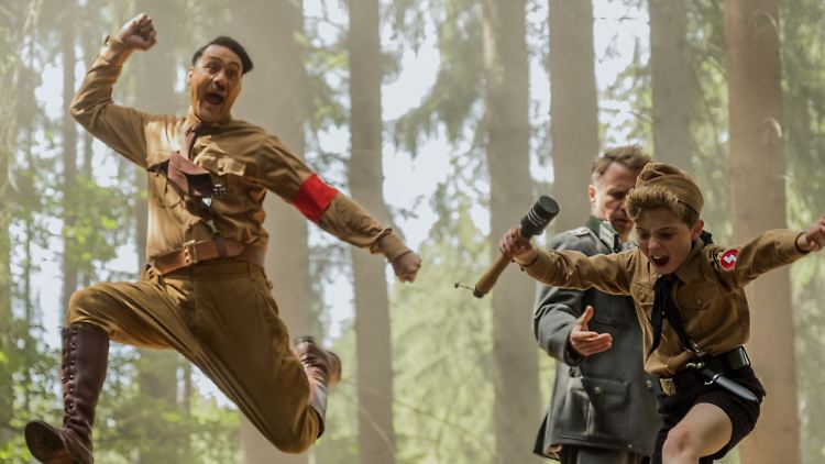 Ein guter Freund, das ist das beste, was es gibt auf der Welt: Jojo (Roman Griffin Davis, r.) und Adolf Hitler (Taika Waititi).