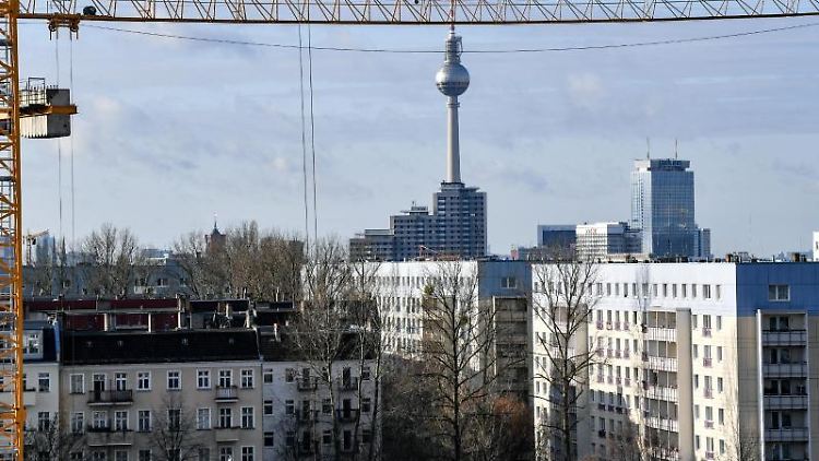 Der Berliner Senat hat vor Jahren erst Tausende Wohnungen verkauft.