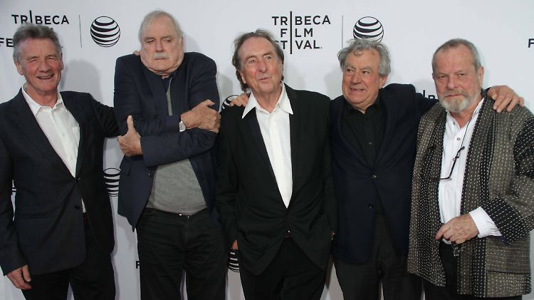 Terry Jones (2.v.r.) war Teil der legendären Comedy-Gruppe Monty Python.