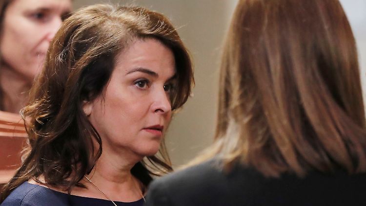 Annabella Sciorra sagte gegen Weinstein aus.