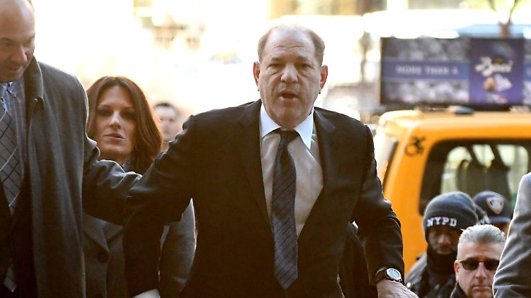 Harvey Weinstein droht lebenslange Haft.
