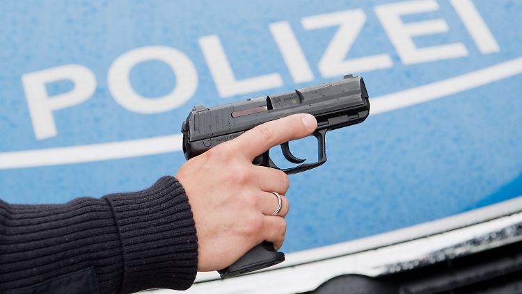 Gegen den Polizisten wurden - wie es in einem solchen Fall vorgeschrieben ist - Ermittlungen eingeleitet.