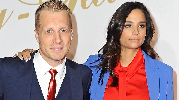 Beweisen Humor: Oliver Pocher und seine Frau Amira Aly.
