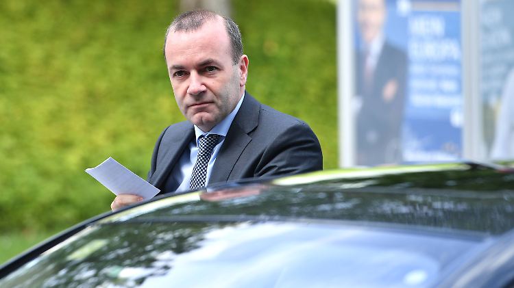 Weber sagte dem "Spiegel", der Wagen werde ausschließlich dienstlich genutzt.
