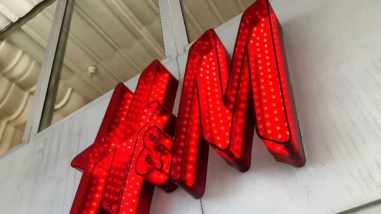 Laut "FAZ" speicherte H&M sogar Daten zur Krebserkrankung der Angestellten.