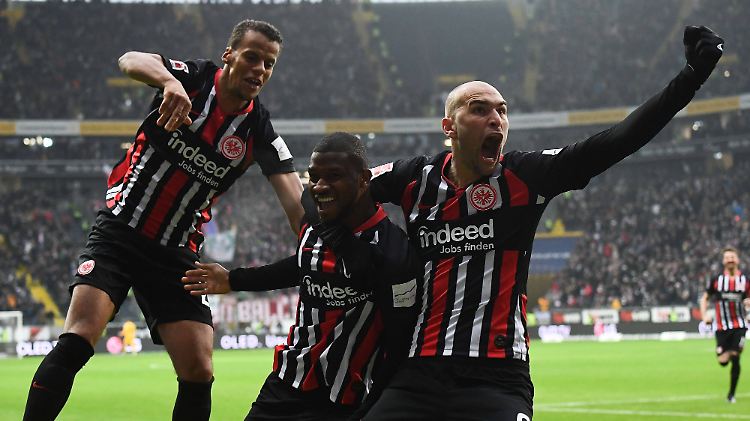 Raus mit der Freude. Almamy Touré erzielte in Frankfurt den Treffer des Tages.