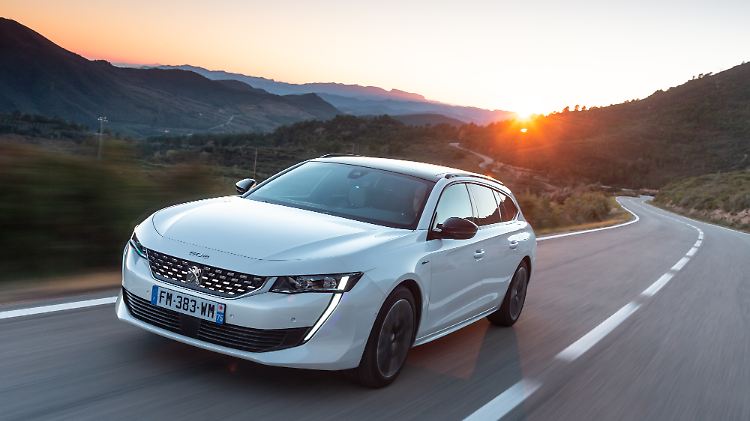 PEUGEOT_508SWHYBRID_TESTDRIVE_0120TC_141.jpg