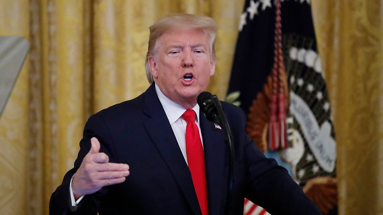 Trump bei der Pressekonferenz zu seinem  lange angekündigten Nahost-Plan.