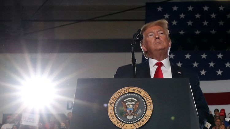Die Demokraten hoffen, durch weitere Zeugenaussagen mehr belastendes Material gegen Trump zu gewinnen.